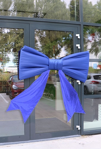 Mega Schleife SchleifeXXL Blau 150x75cm & Grosser Saugnapf