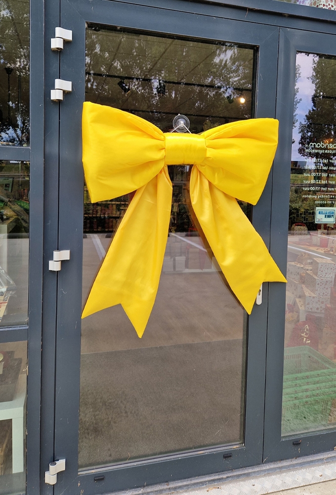 Mega Schleife SchleifeXL Gelb 100x50cm & Grosser Saugnapf
